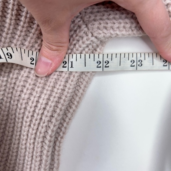Athleta Wool Cashmere Cream Knit Sweater Crew Neck Neutral Cozy Cropped Small - Picture 9 of 11